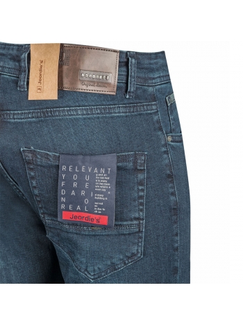 SLIM FIT JEANS
