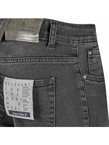 SLIM FIT JEANS